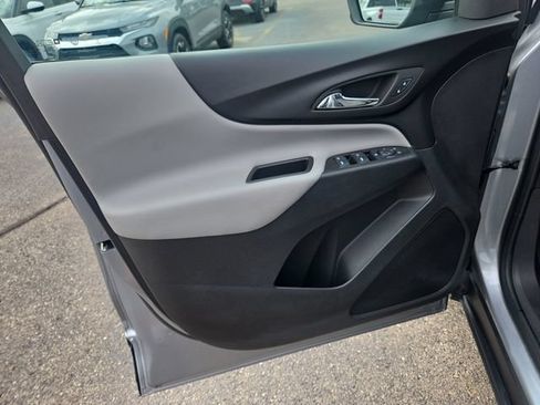 Used 2024 Chevrolet Equinox LS w/ LS Convenience Package FWD image 11