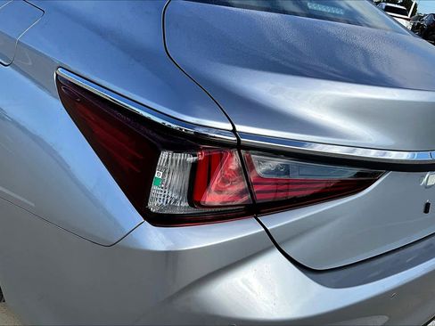 New 2025 Lexus ES 350 w/ Premium Package image 6