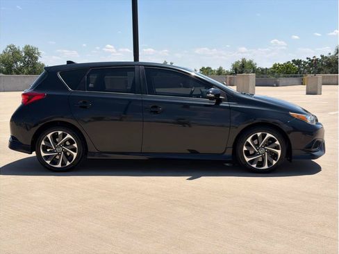 Used 2017 Toyota Corolla iM FWD image 9