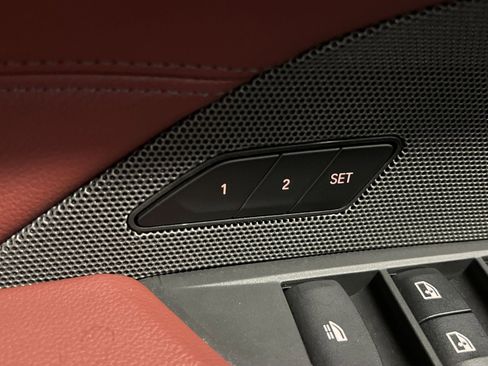 Used 2021 BMW M440i Convertible w/ Premium Package image 29