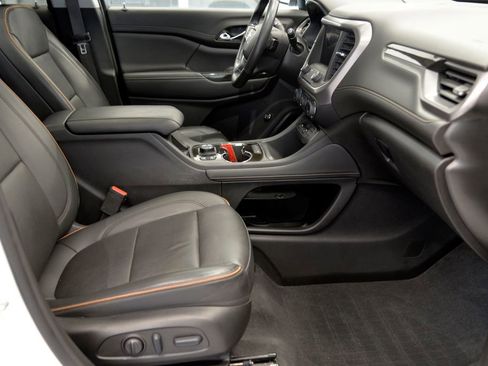 Used 2022 GMC Acadia AT4 w/ Technology Package image 32