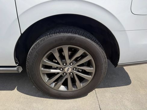 Used 2020 Ford Expedition Max Limited w/ Equipment Group 301A AWD/4WD image 21