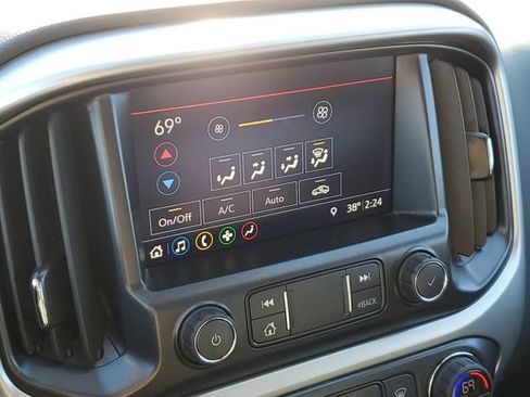 Used 2020 Chevrolet Colorado LT w/ Redline Special Edition image 17