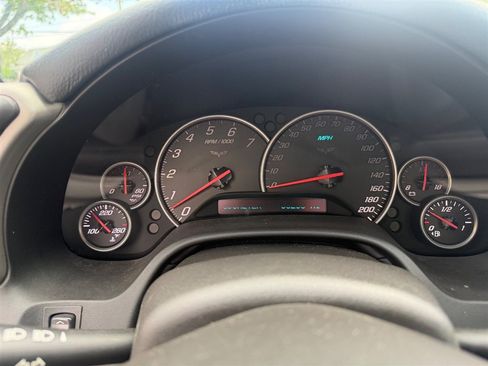 Used 2005 Chevrolet Corvette Convertible w/ Preferred Equipment Group RWD image 12