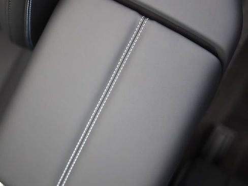 Used 2025 Bentley Continental GTC image 25