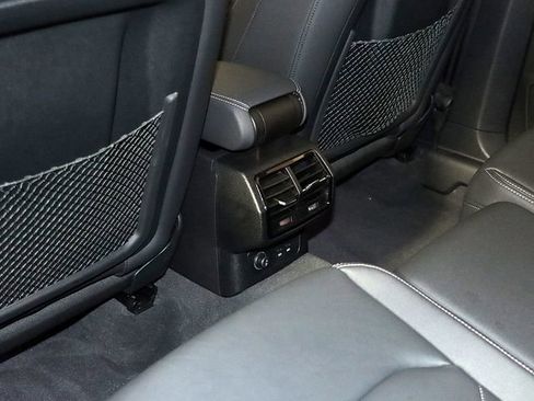 Used 2023 Audi Q3 2.0T Premium Plus image 15