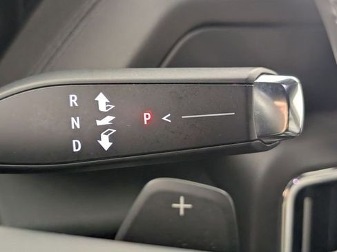 Used 2025 GMC Yukon XL Denali AWD/4WD image 19