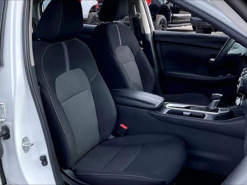 Used 2024 Nissan Sentra SV image 8