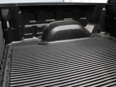 Used 2022 Chevrolet Silverado 1500 LT AWD/4WD image 15