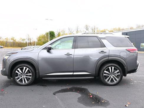 New 2025 Nissan Pathfinder Platinum w/ Cargo Package image 5