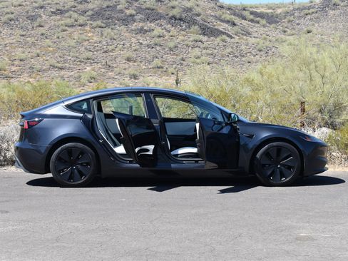 Used 2026 Tesla Model 3 RWD image 7