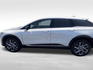 Certified 2025 Cadillac Optiq Luxury 2 w/ LPO, Floor Liner Package AWD/4WD video 3