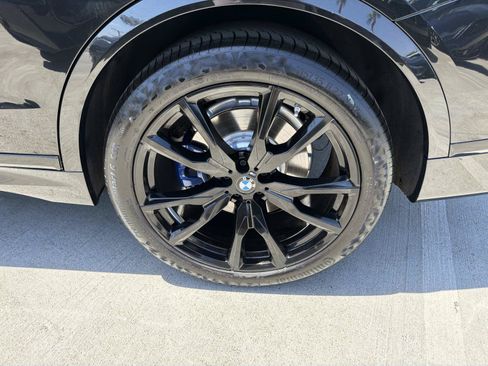 Used 2026 BMW X7 xDrive40i w/ M Sport Package AWD/4WD image 5