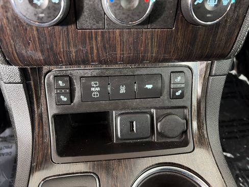 Used 2015 Chevrolet Traverse LT w/ Style and Technology Package image 21