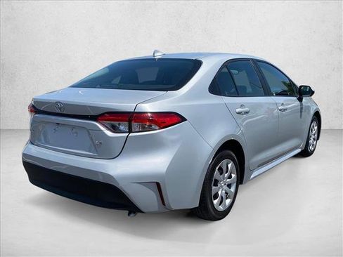 Used 2024 Toyota Corolla LE FWD image 5