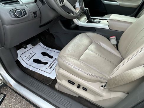 Used 2013 Ford Edge SEL FWD image 10