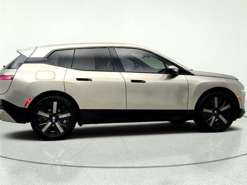 Used 2025 BMW iX xDrive50 w/ Premium Package AWD/4WD image 4