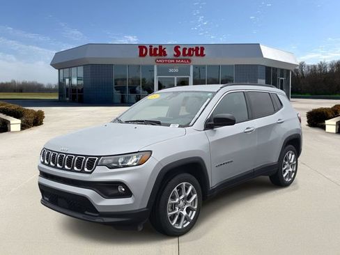Certified 2024 Jeep Compass Latitude image 2