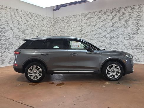 Used 2021 Lincoln Corsair Standard image 10