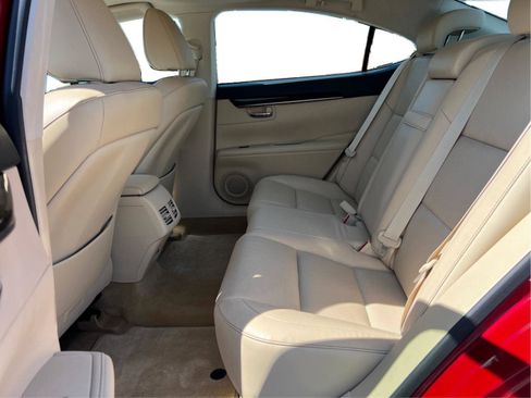 Used 2015 Lexus ES 350 w/ Luxury Package image 7