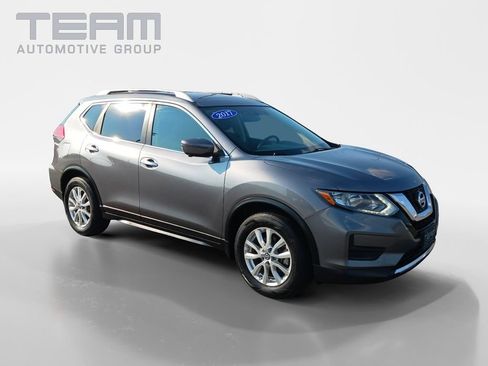 Used 2017 Nissan Rogue SV FWD image 1
