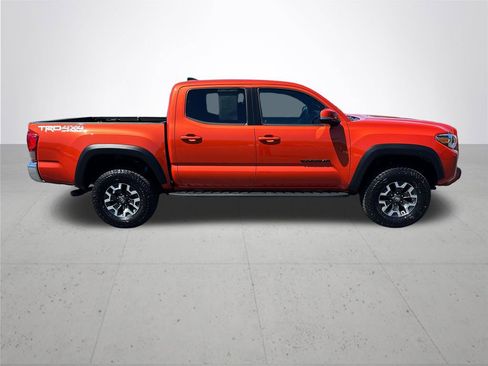 Used 2017 Toyota Tacoma TRD Off-Road w/ Tow Package (A/T) AWD/4WD image 6