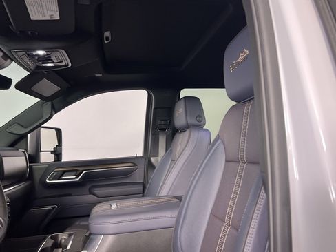 Used 2025 Chevrolet Silverado 2500 High Country w/ High Country Premium Package image 26