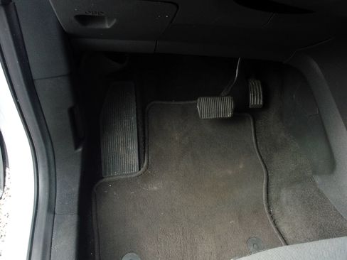 Used 2018 Ford Escape SE FWD image 16