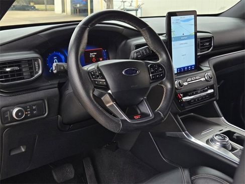 Used 2020 Ford Explorer ST w/ Premium Technology Package image 21