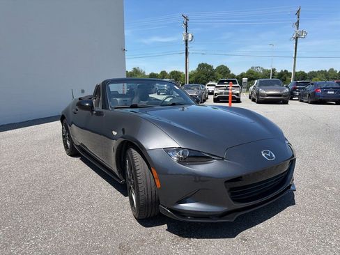 Used 2016 MAZDA MX-5 Miata Club w/ Brembo/BBS Package RWD image 3