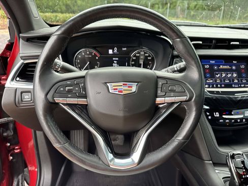 Used 2023 Cadillac XT6 Premium Luxury FWD image 25