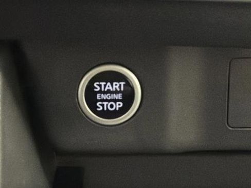 Used 2022 Nissan Rogue SV AWD/4WD image 23