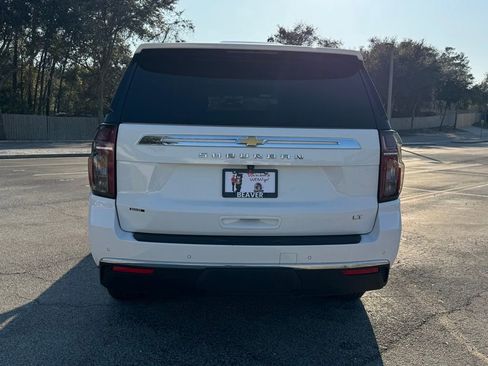 Used 2024 Chevrolet Suburban LT image 8