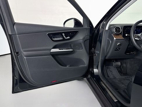 Certified 2025 Mercedes-Benz GLC 350e 4MATIC image 22