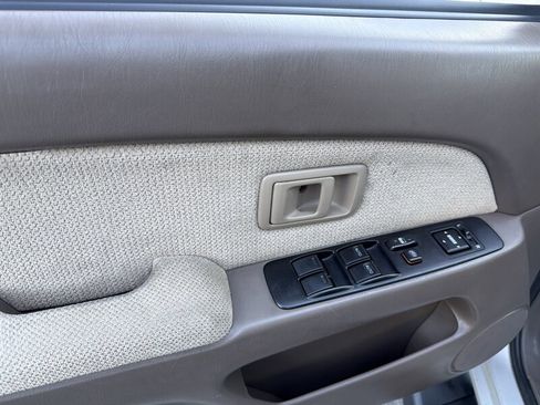 Used 2000 Toyota 4Runner SR5 image 23