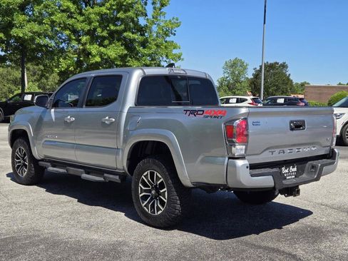 Used 2022 Toyota Tacoma TRD Sport w/ TRD Premium Sport Package AWD/4WD image 10