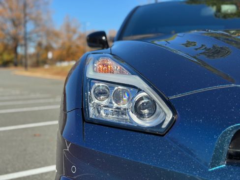 Used 2024 Nissan GT-R Premium w/ Premium Interior Package image 23