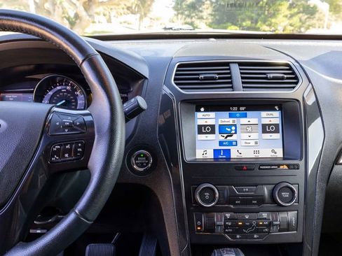 Used 2018 Ford Explorer XLT w/ Equipment Group 201A image 25