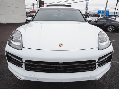Used 2023 Porsche Cayenne Base w/ Premium Package image 2