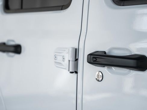 New 2025 Jeep Gladiator Sport image 15