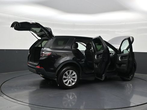 Used 2018 Land Rover Discovery Sport SE AWD/4WD image 30