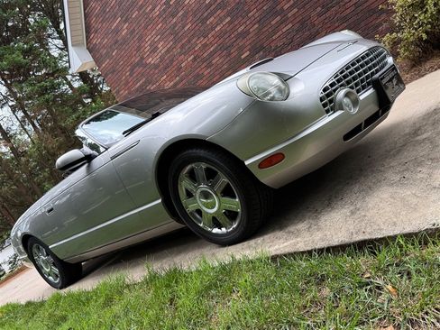 Used 2005 Ford Thunderbird RWD image 42