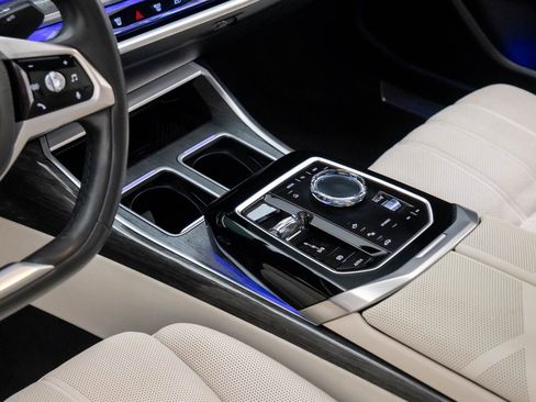 Certified 2023 BMW i7 xDrive60 w/ Executive Package 2 image 12