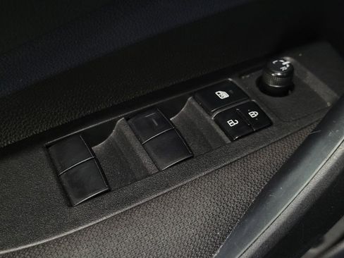 Used 2025 Toyota Corolla LE FWD image 27
