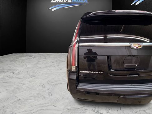 Used 2015 Cadillac Escalade Premium AWD/4WD image 10