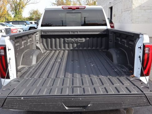 New 2026 GMC Sierra 2500 Denali w/ Denali Reserve Package AWD/4WD image 8