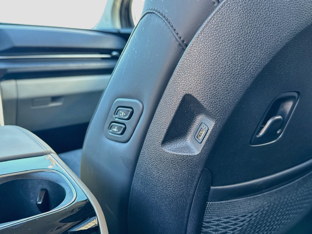 Certified 2024 Kia Carnival SX FWD image 38