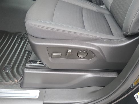 Used 2025 Chevrolet Silverado 1500 LT AWD/4WD image 15