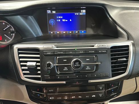 Used 2017 Honda Accord LX image 20