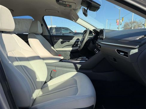 Used 2023 Hyundai Sonata SEL w/ Preferred Accessory Package image 15